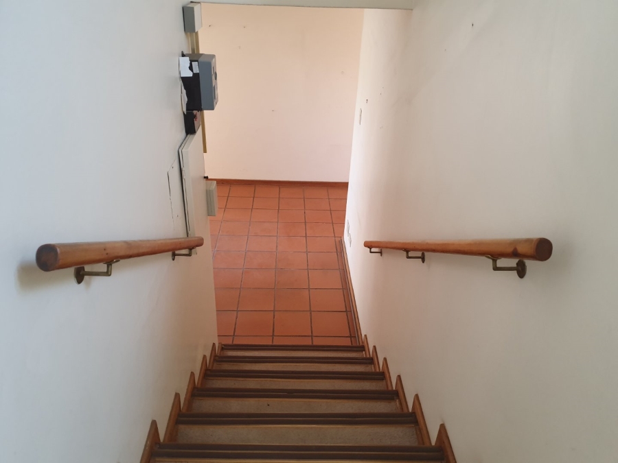 4 Bedroom Property for Sale in Hospitaalheuwel Free State